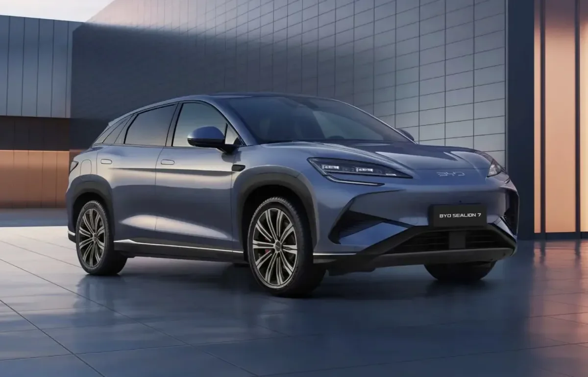 carro BYD Sealion 7 SUV cupe elétrico
